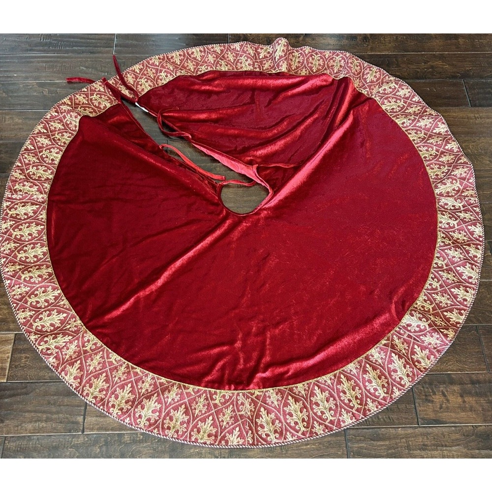 Christmas Tree Skirt Burgundy Red Velvet Lined Gold Tone Beaded Tie Old Money